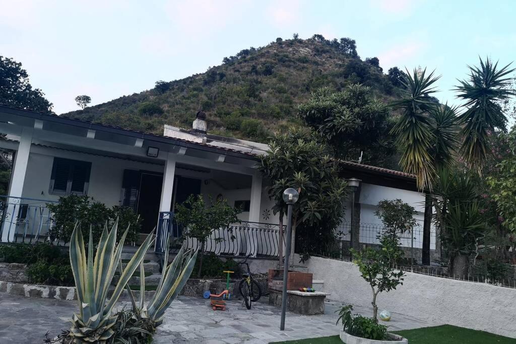 Villa Cilento Mare, Bellissima Con Ampio Giardino